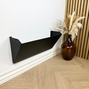 Karl skohylde, bukket stålplade med pulverlakering i sort