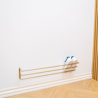 Skohylde 92 cm. messing farve m. sko i 